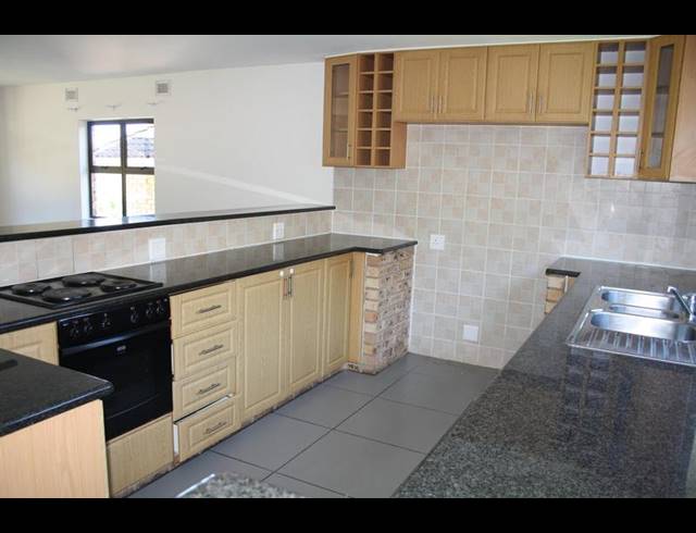 3 BEDROOM TOWNHOUSE FOR SALE IN MALVERN